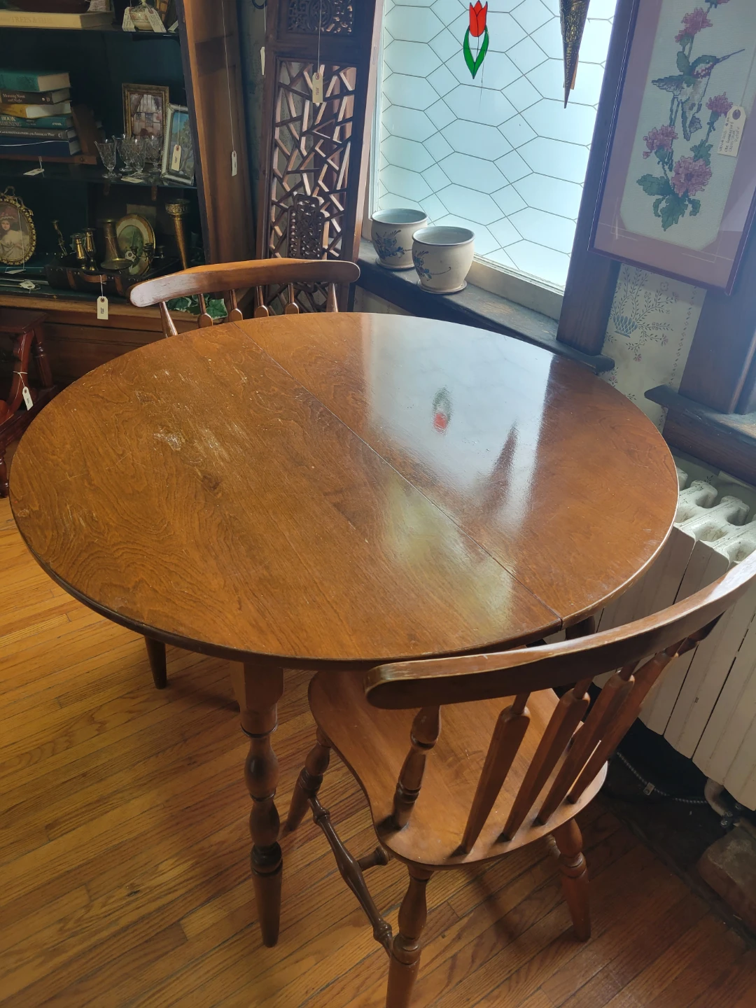 Vintage Round Maple Wood Table with two chairs