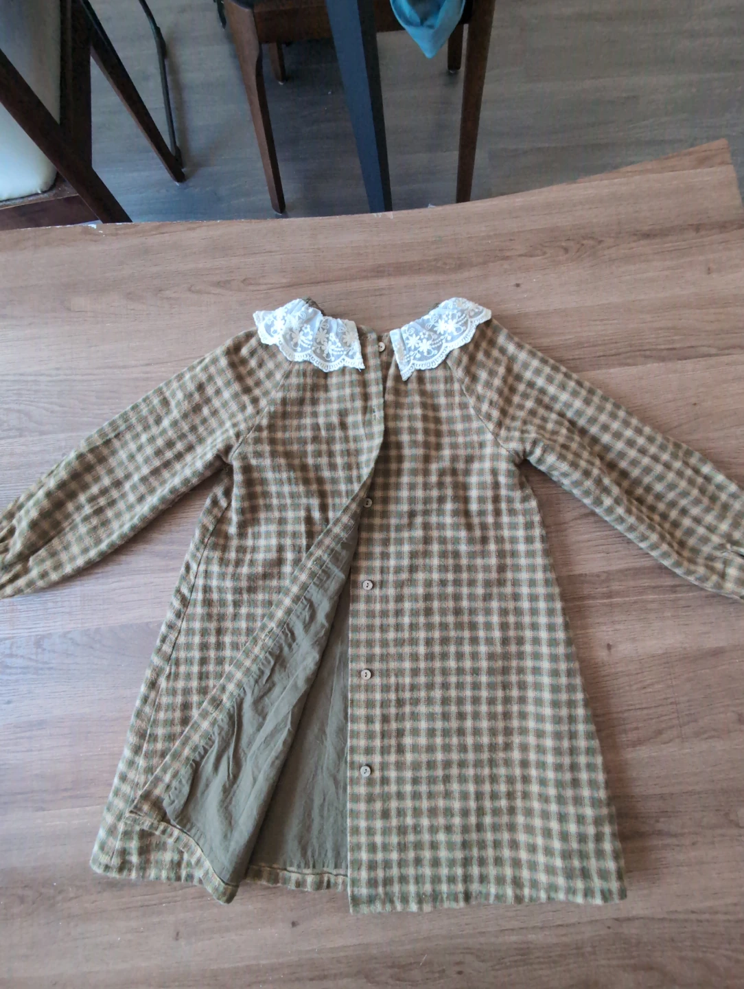 Children's Plaid Dress with Lace Collar - photo 3
