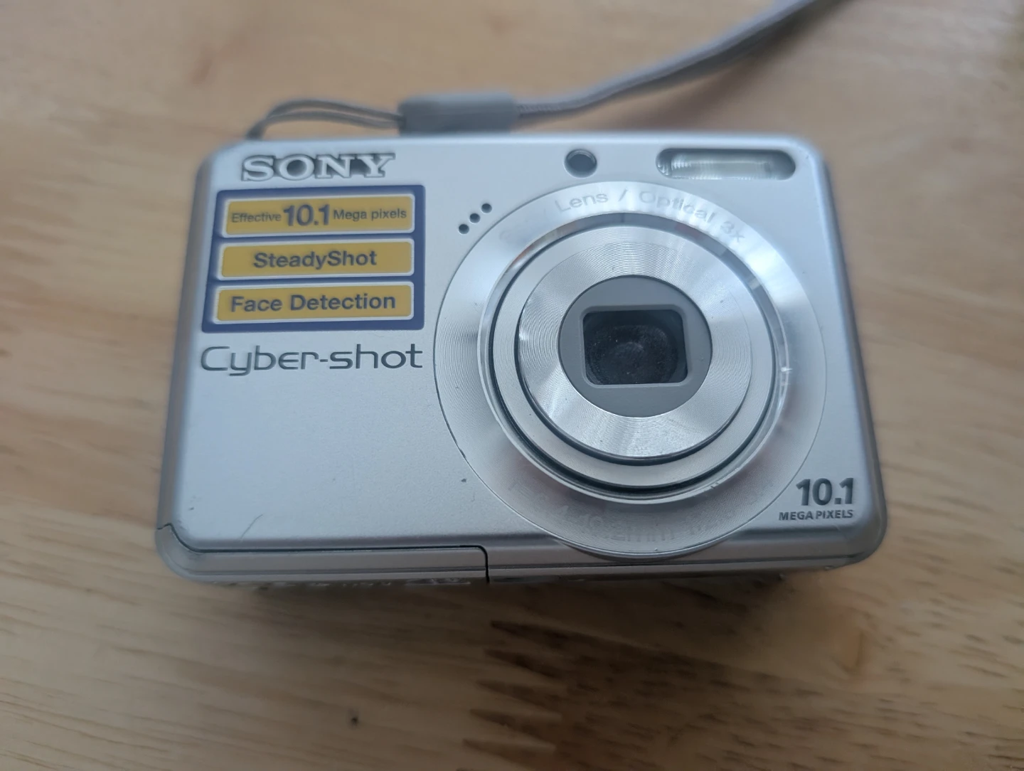 Sony Cyber-shot 10.1 Megapixel Digital Camera - Lens Stuck