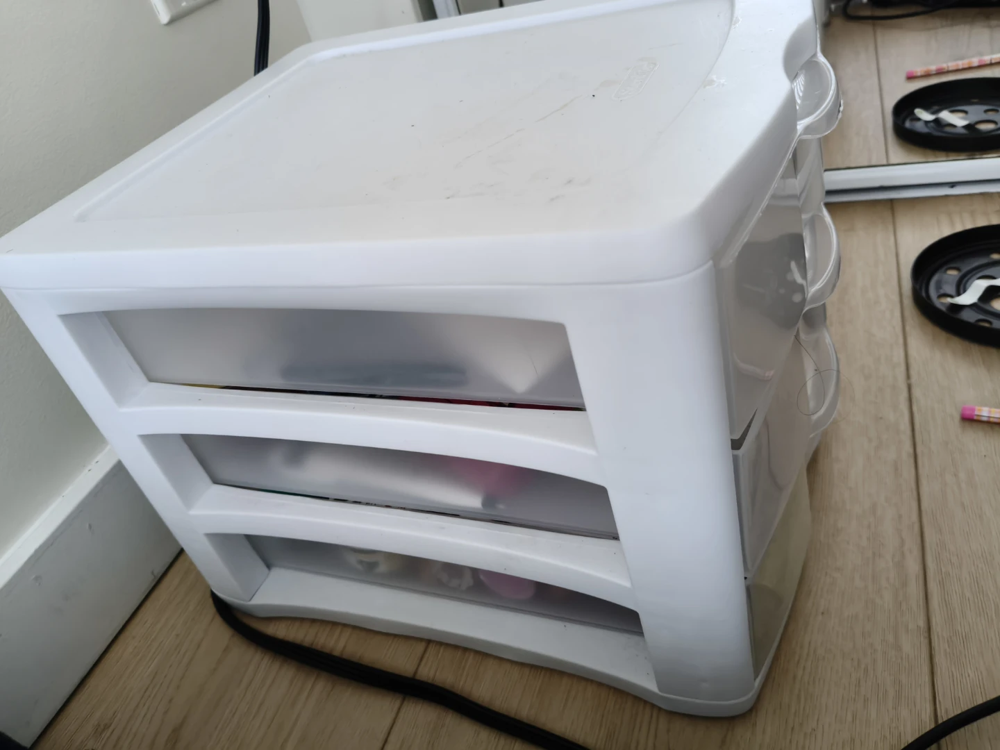 Hawkins Pressure Cooker 3L, small kadhayi, small organizer