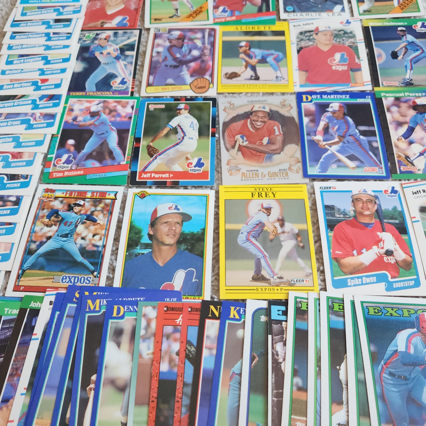 Montreal Expos, 90 Baseball Cards Team lot - photo 5