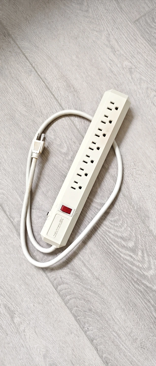 White Power Strip with 6 Outlets