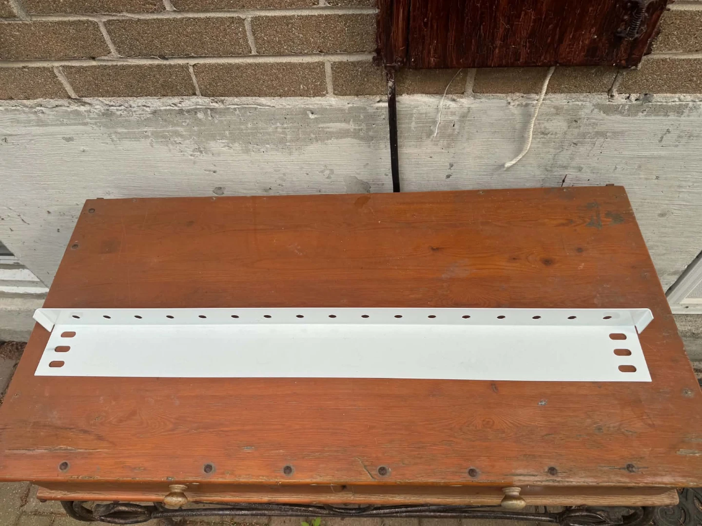 White Metal Bracket - photo 4