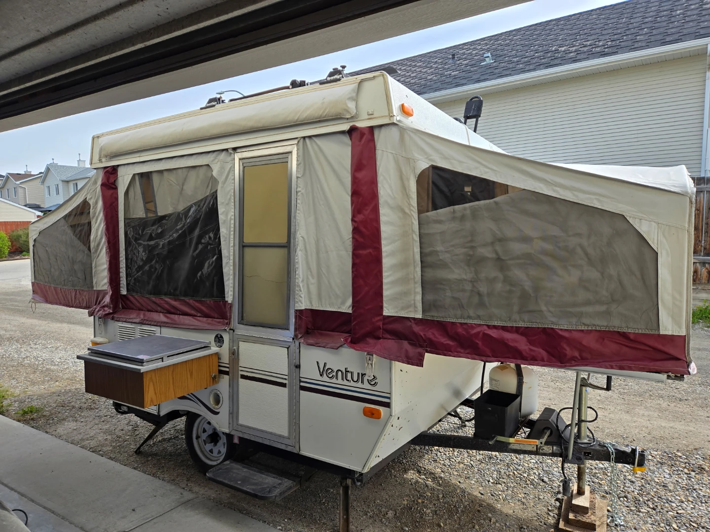 Venture Pop-Up Camper Trailer
