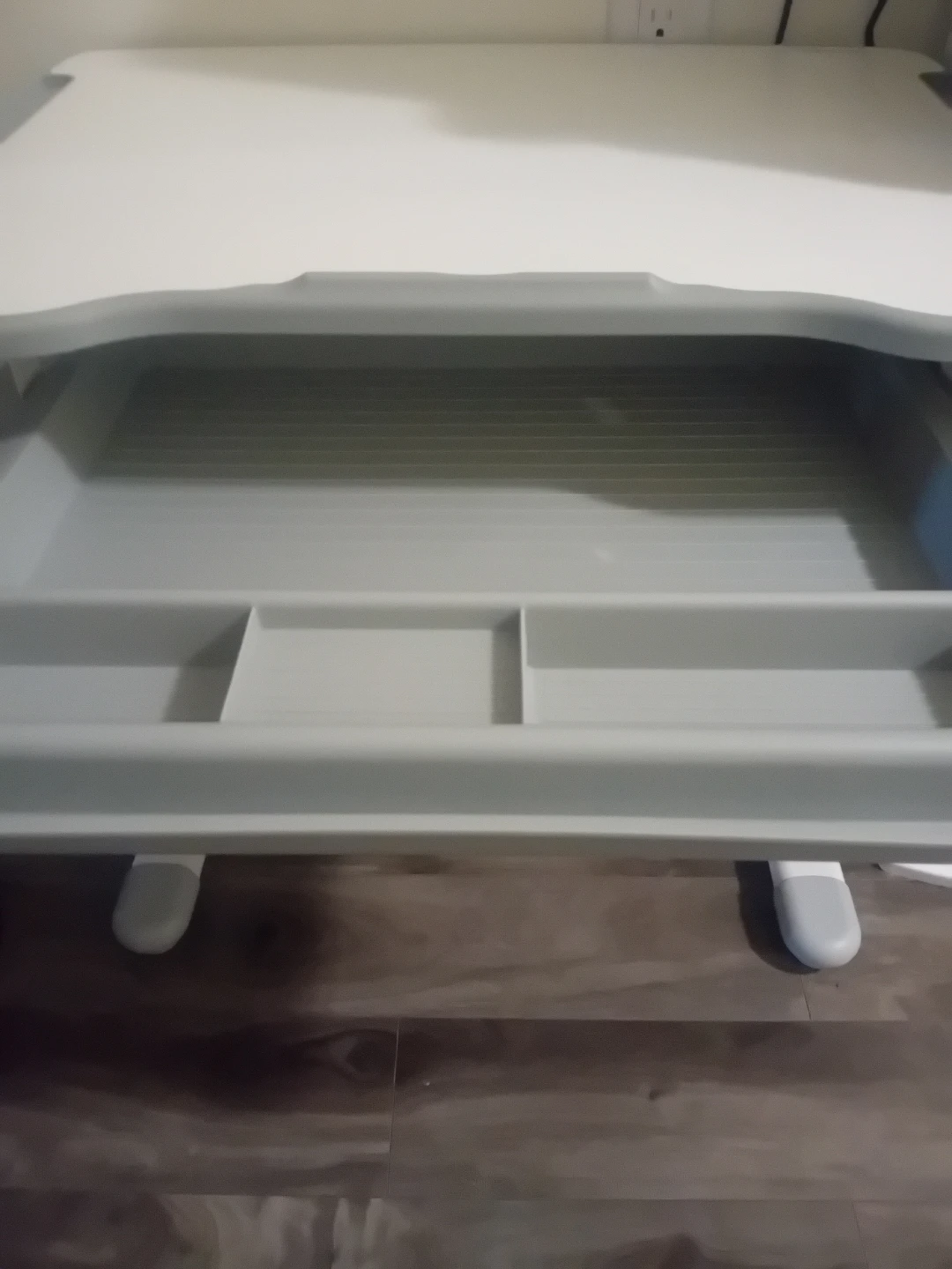Kids Adjustable Desk and Chair Set - photo 2