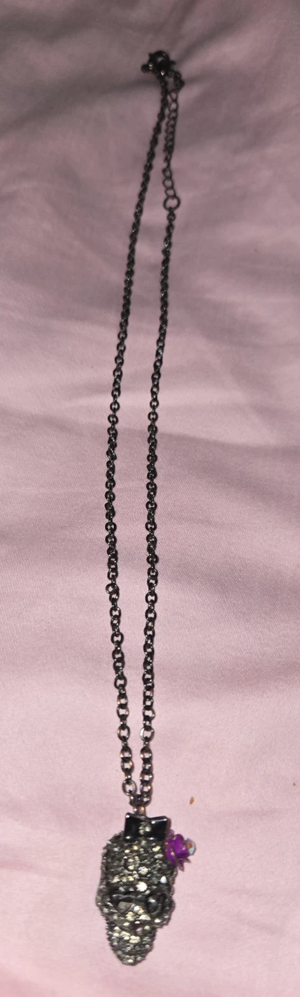 🥕 Sparkly Skull Pendant Necklace with Flower Accent - photo 2