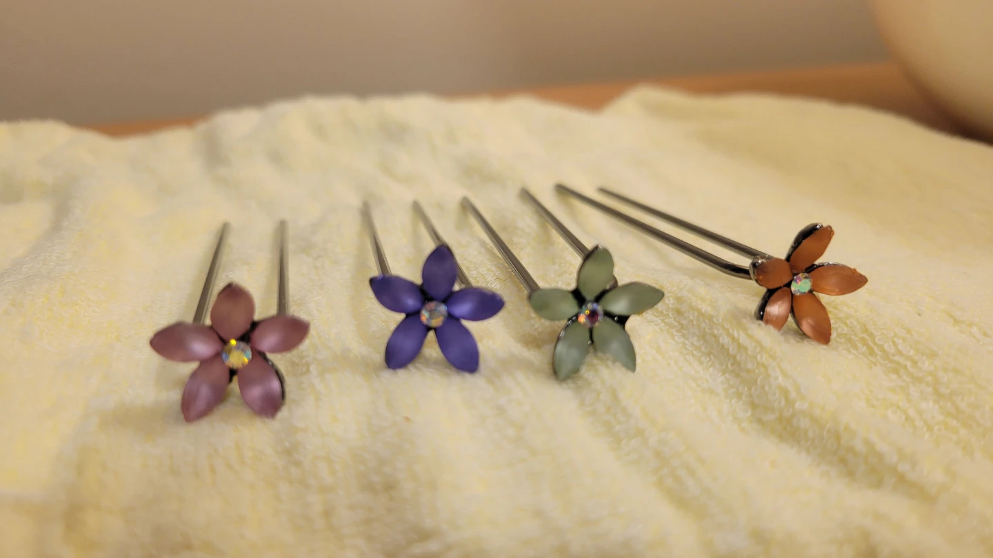 Set of 4 Flower Hair Pins - photo 2