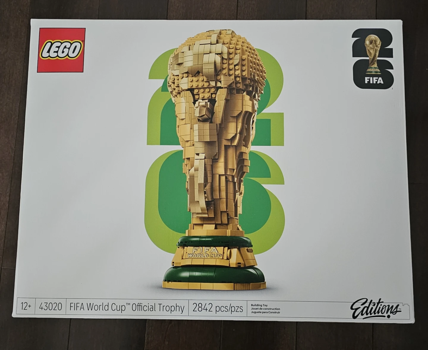 Sealed LEGO FIFA World Cup Official Trophy Building Set 2842 pcs