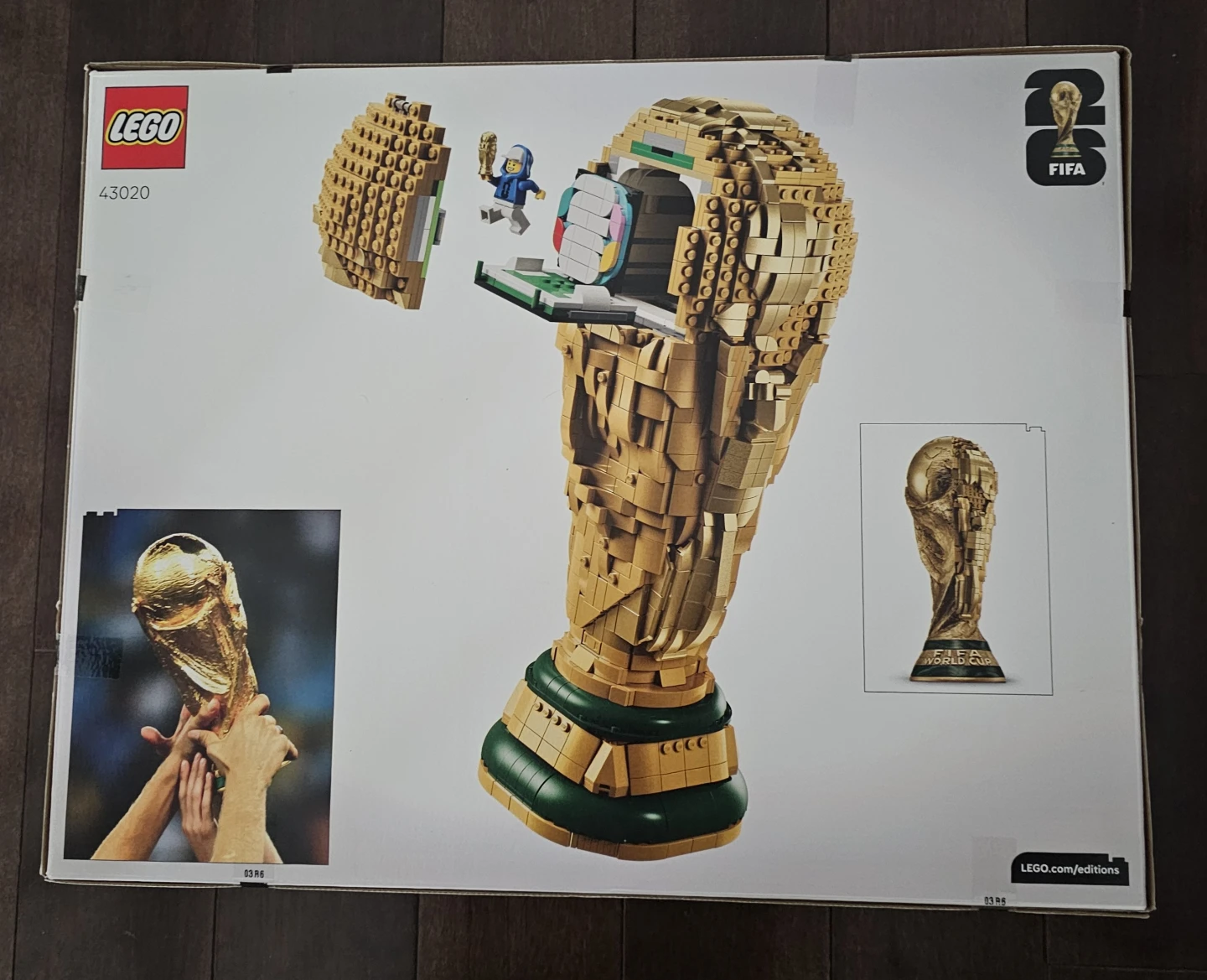 Sealed LEGO FIFA World Cup Official Trophy Building Set 2842 pcs - photo 2