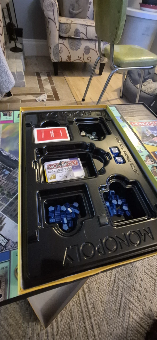 Monopoly Electronic Banking Canada Board Game - photo 2