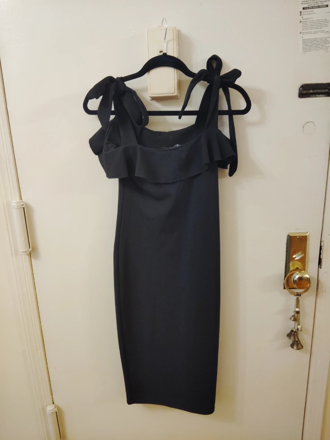 Boohoo Black Dress with Tie Shoulders - Size US 4