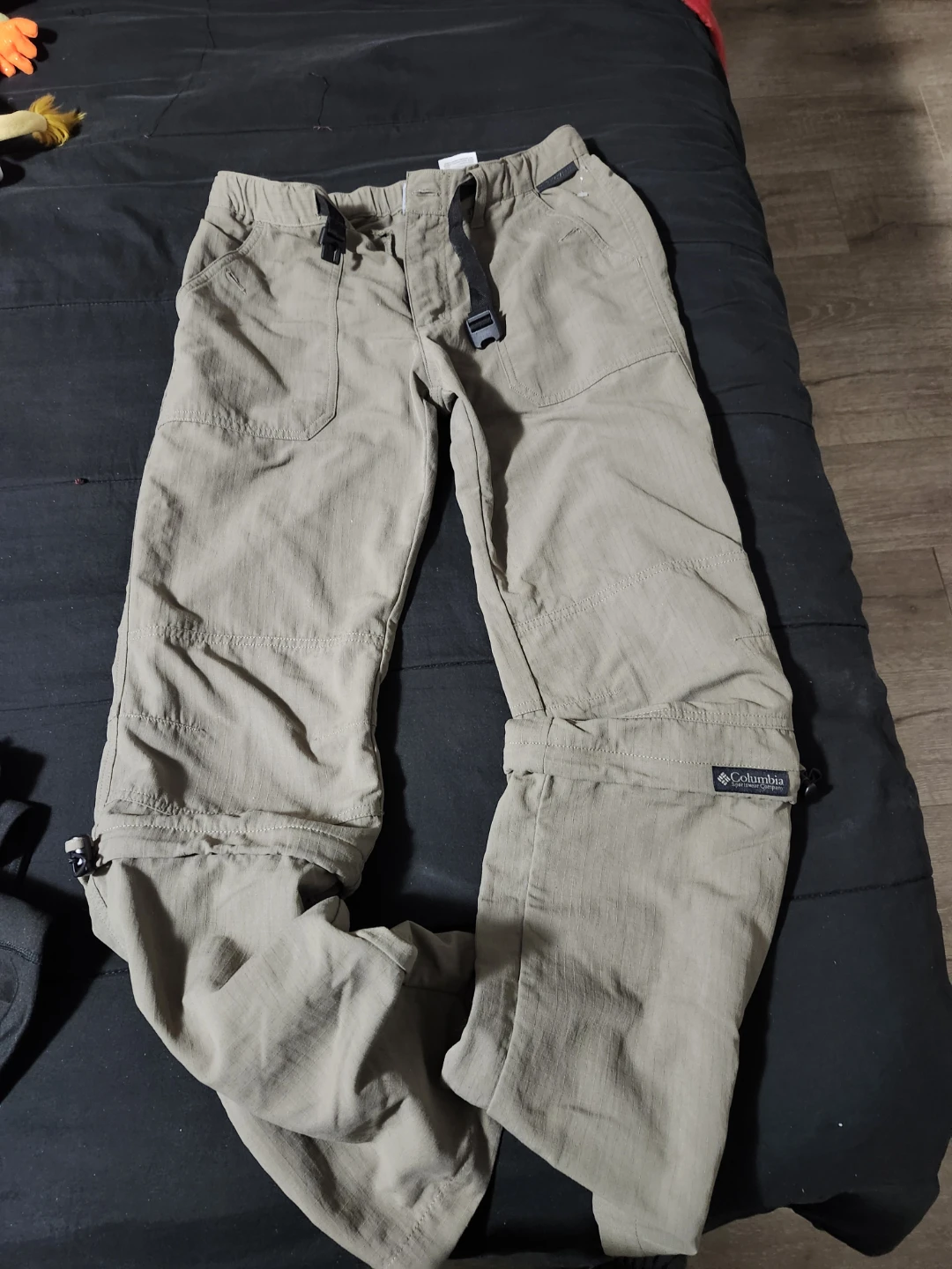 $20 women columbia pants (M)