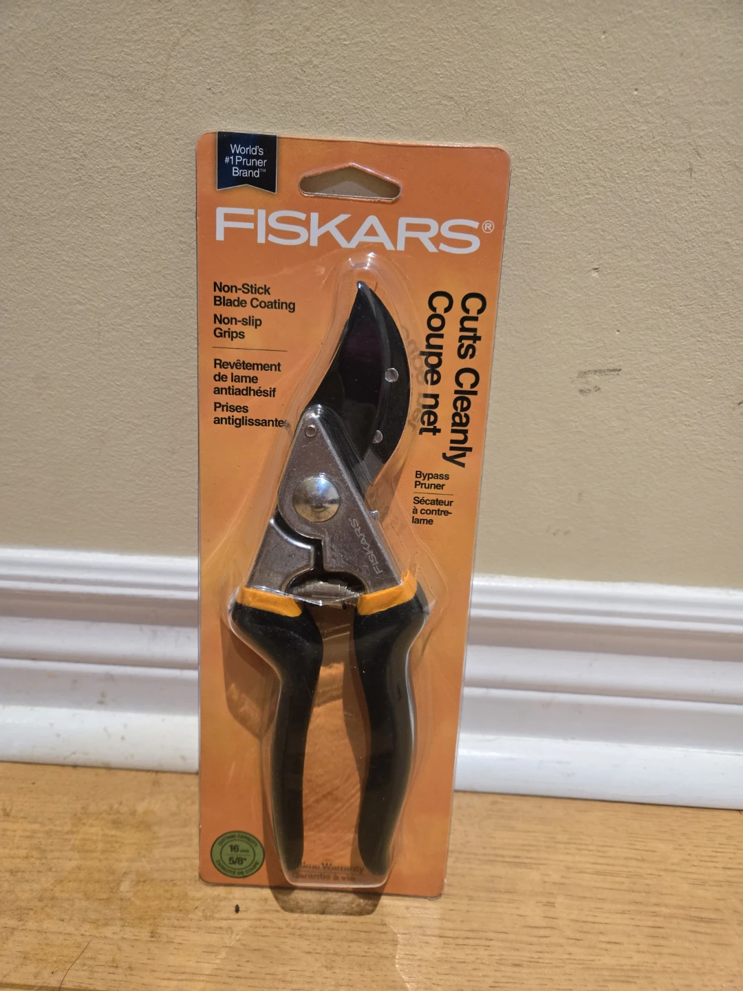 BNIB Fiskars Bypass Pruner