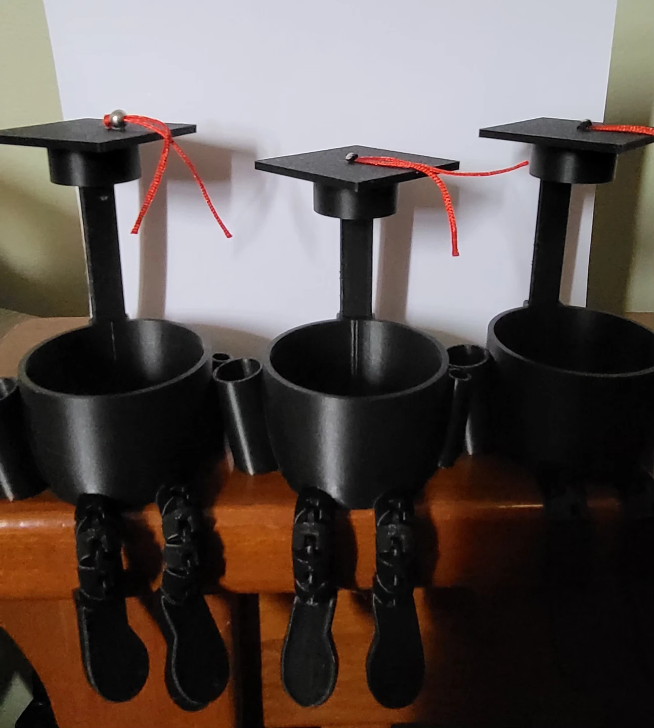 Description 🎓 Kinder Egg Holder – Graduation Edition - photo 2