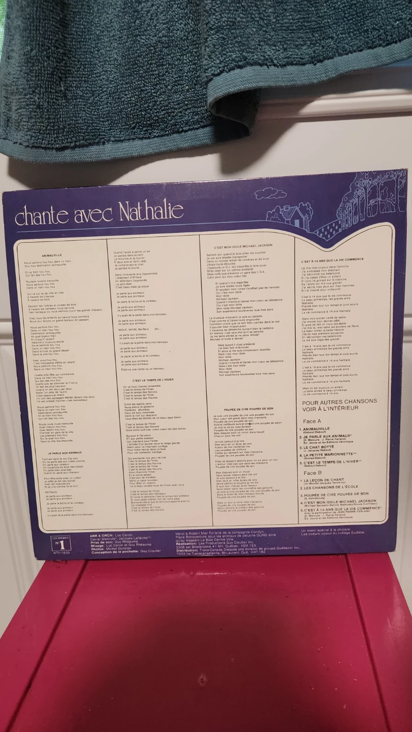 Chante avec Nathalie Album and Colouring Book - photo 2