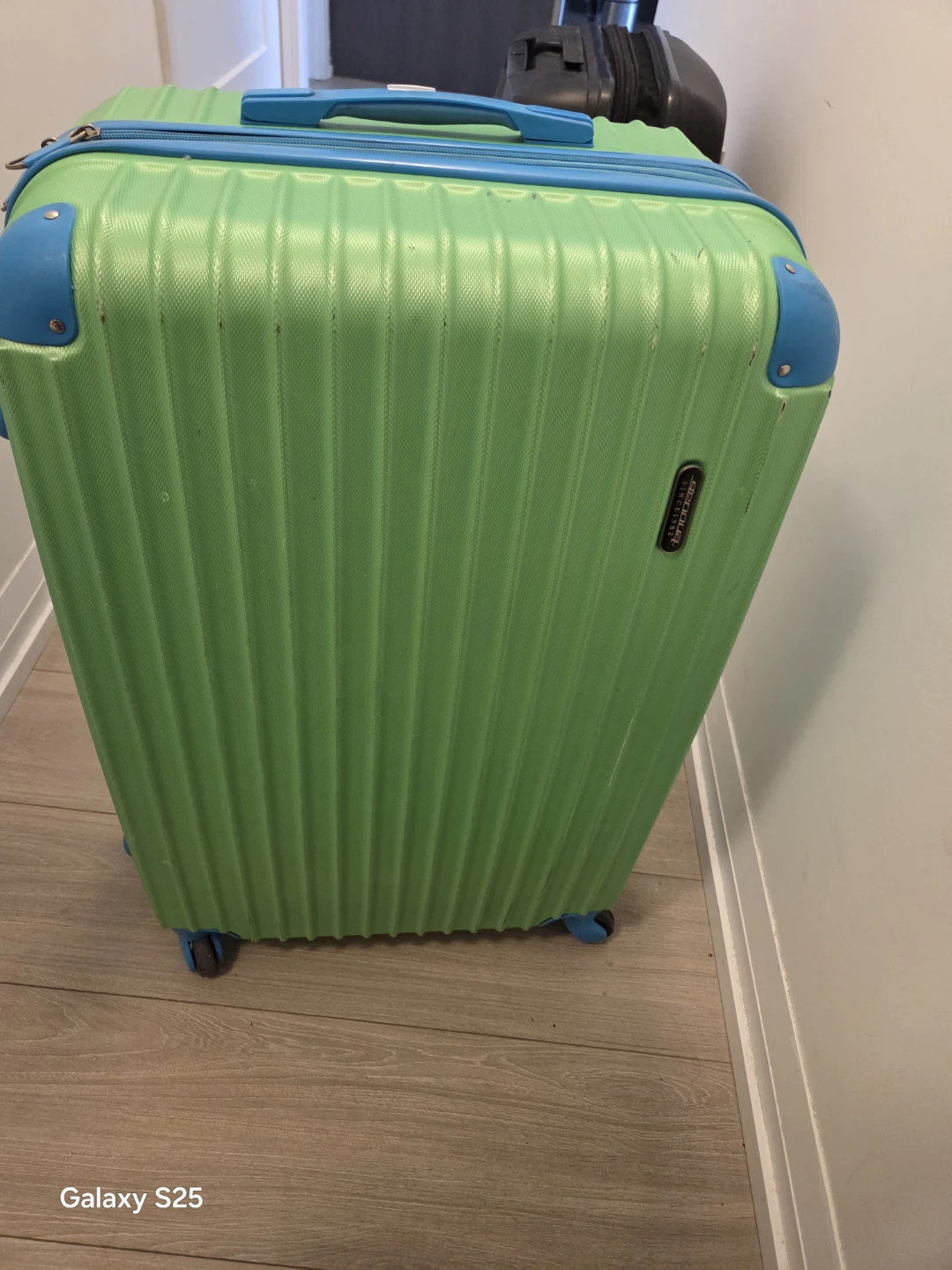 American Tourister Luggage - Bright Green - photo 2