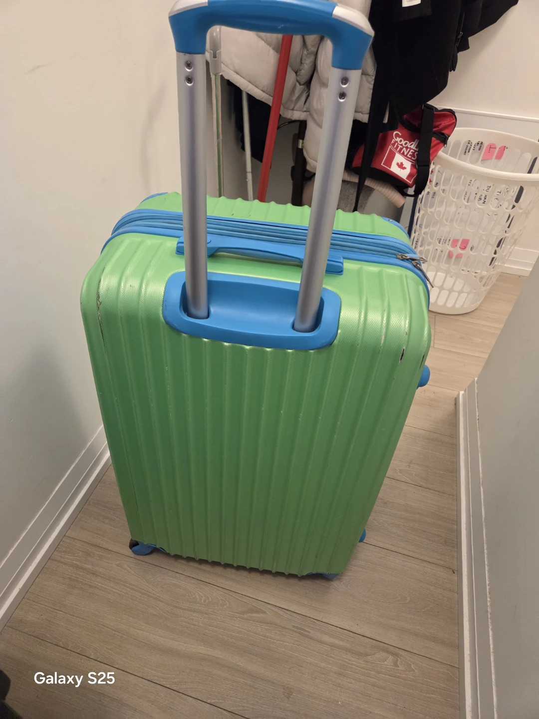 American Tourister Luggage - Bright Green - photo 3