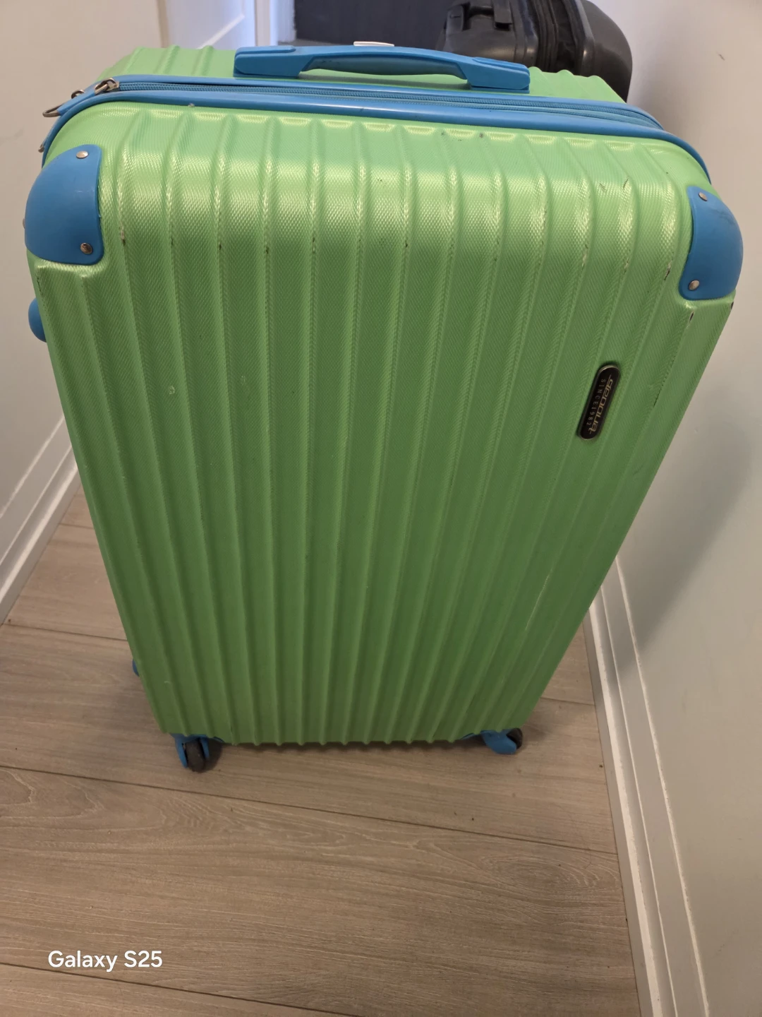 American Tourister Luggage - Bright Green - photo 4