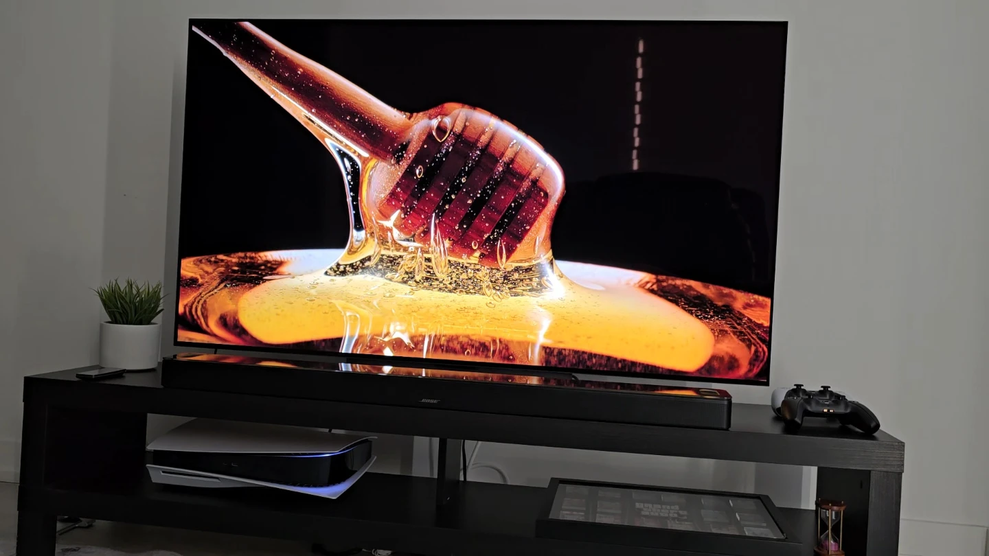 LG C3 55 Inch OLED Smart TV - Excellent Condition - photo 2