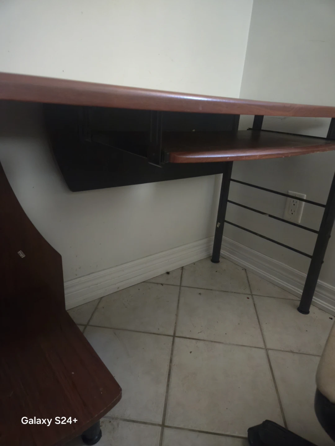 Wood Grain Computer Desk with Keyboard Tray - photo 4