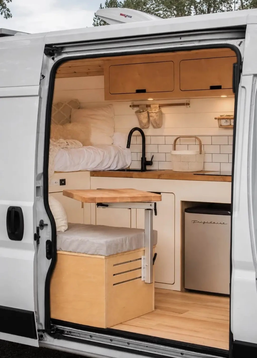 Ram ProMaster 2500 High Roof Campervan - photo 2