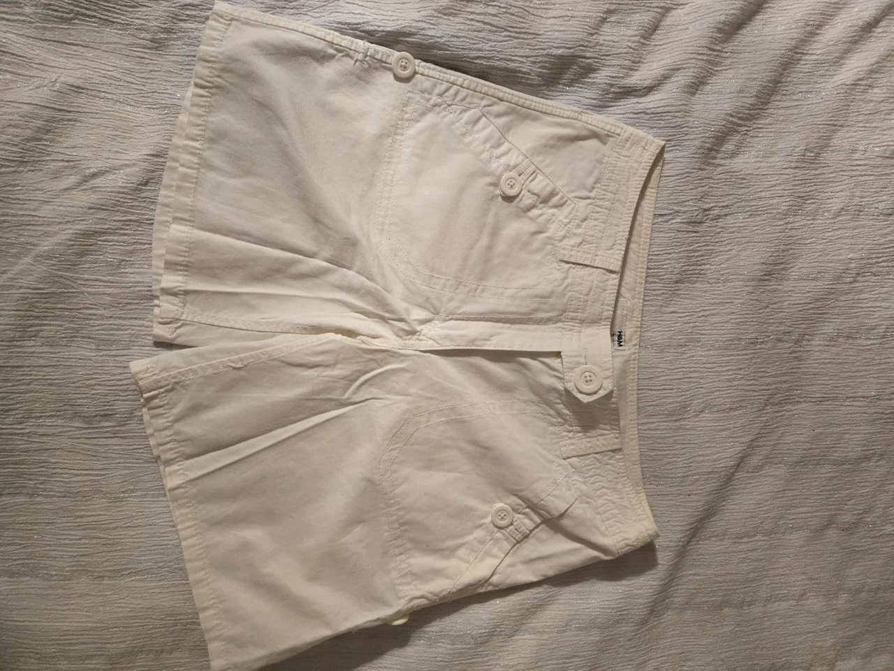 White H&M Shorts Size US 6