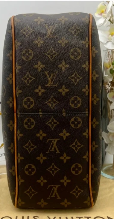 Louis Vuitton Monogram Shoulder Bag - photo 2