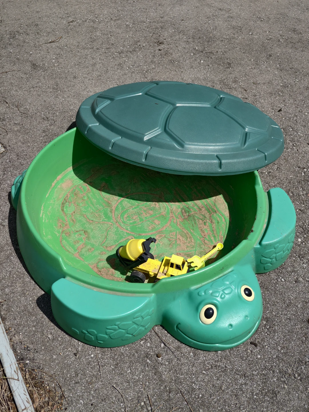 Little Tikes Turtle Sandbox with Lid