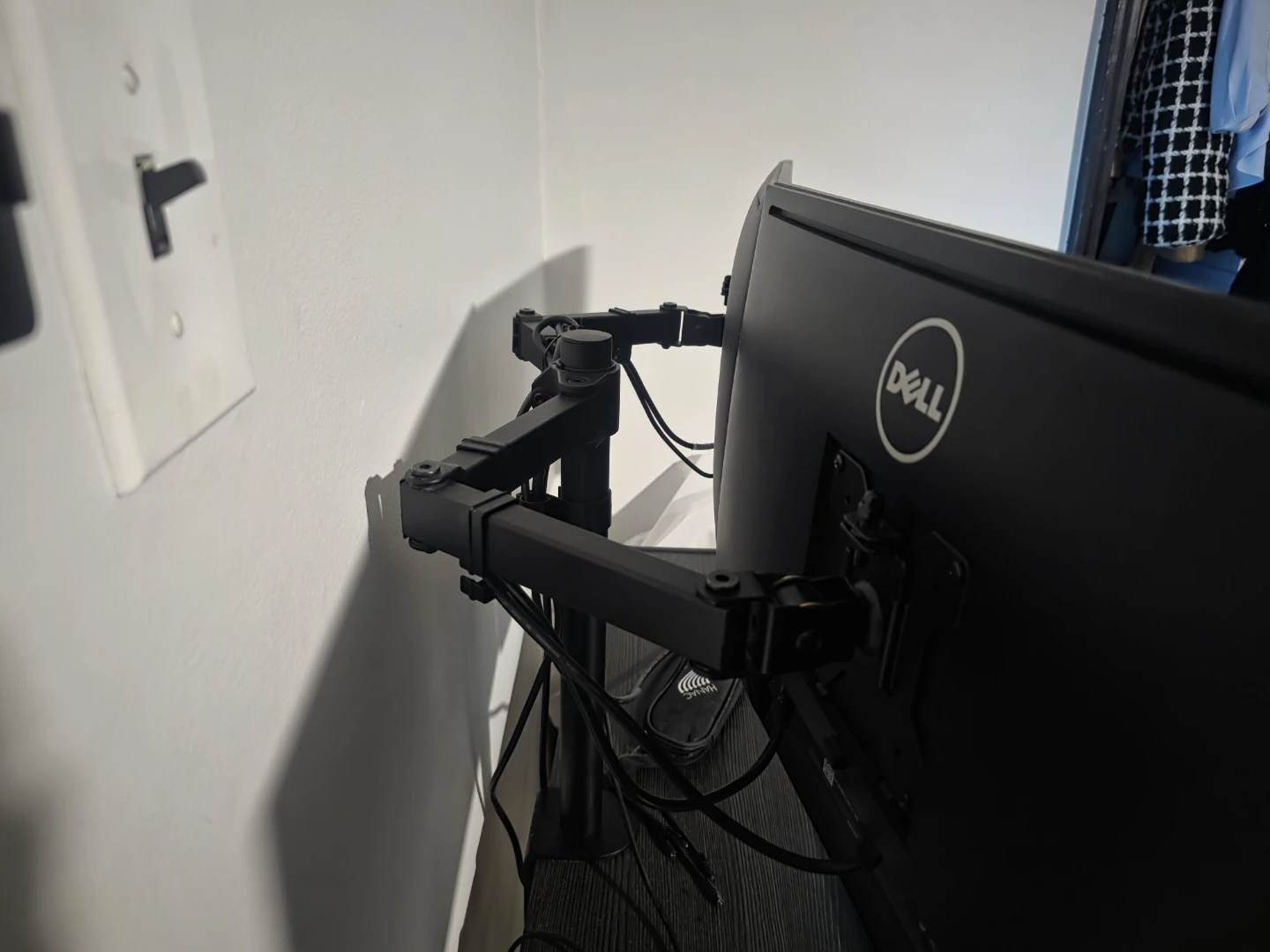 Dell Dual Monitor with Stand - photo 3