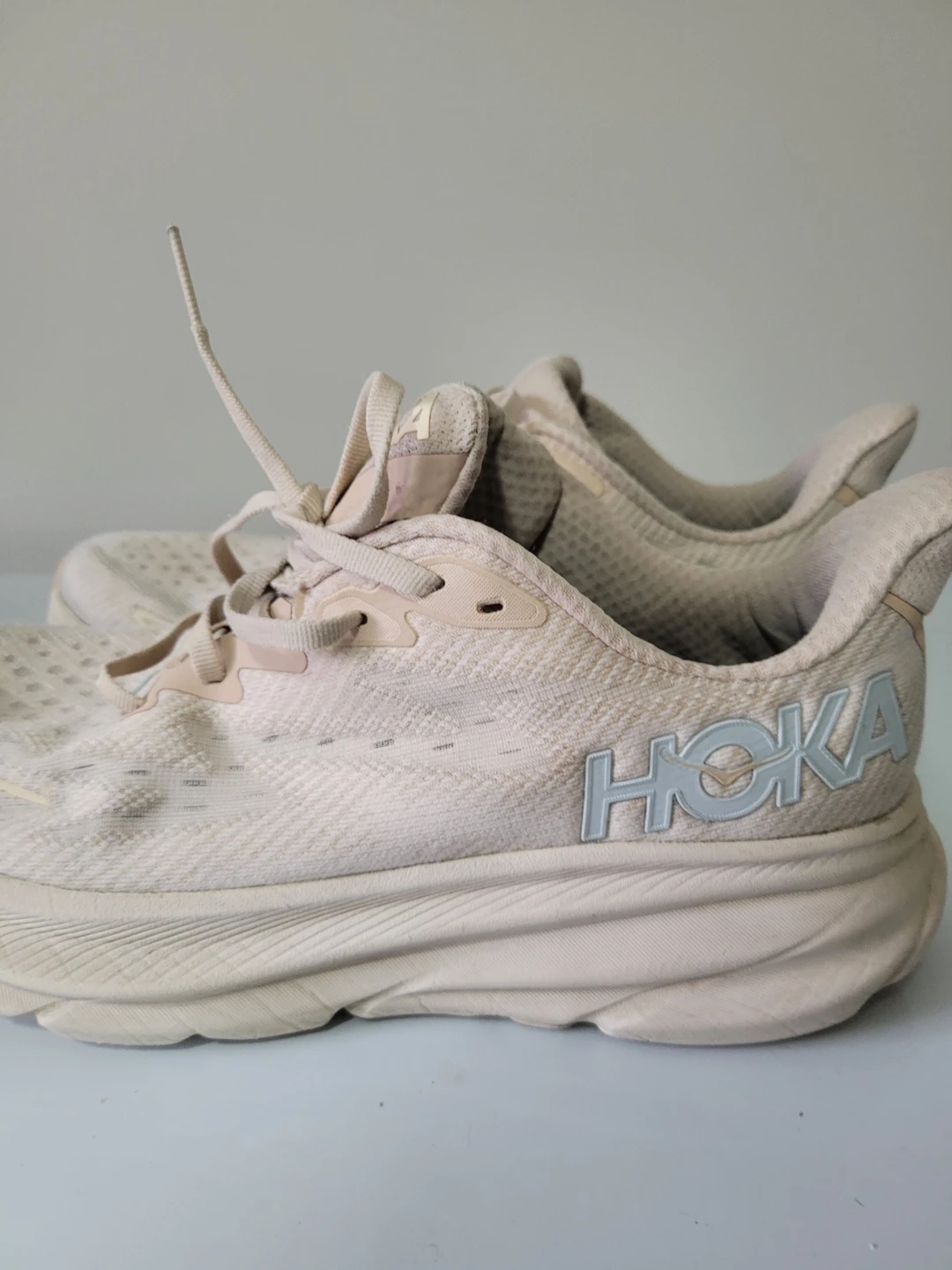 Hoka One One W Clifton 9 Running Shoes size 9.5