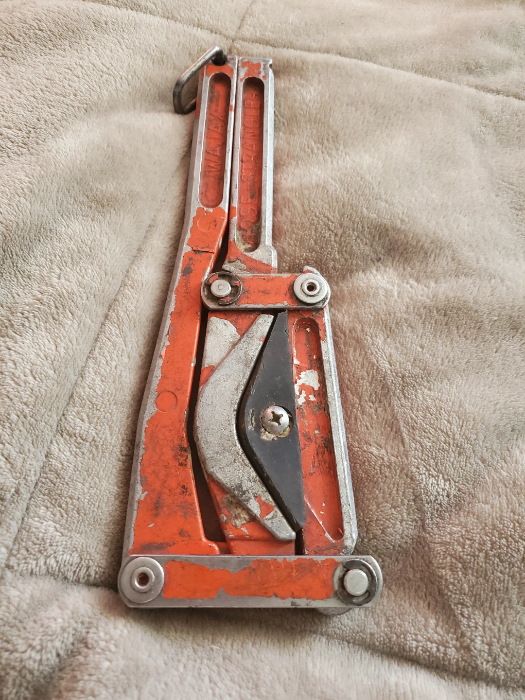 Fire hose clamp