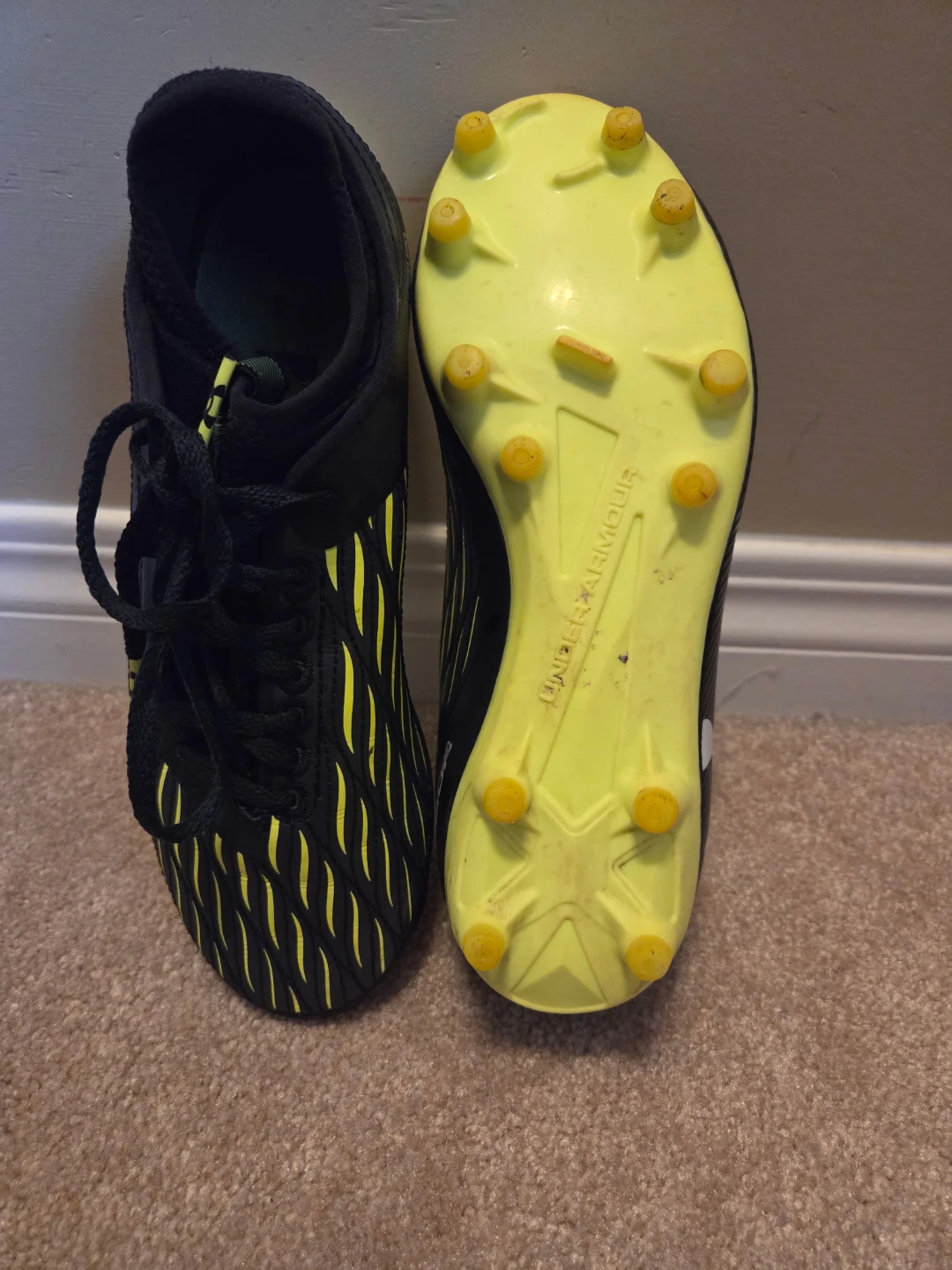 Under Armour Black & Yellow Soccer Cleats Size 5Y - photo 3
