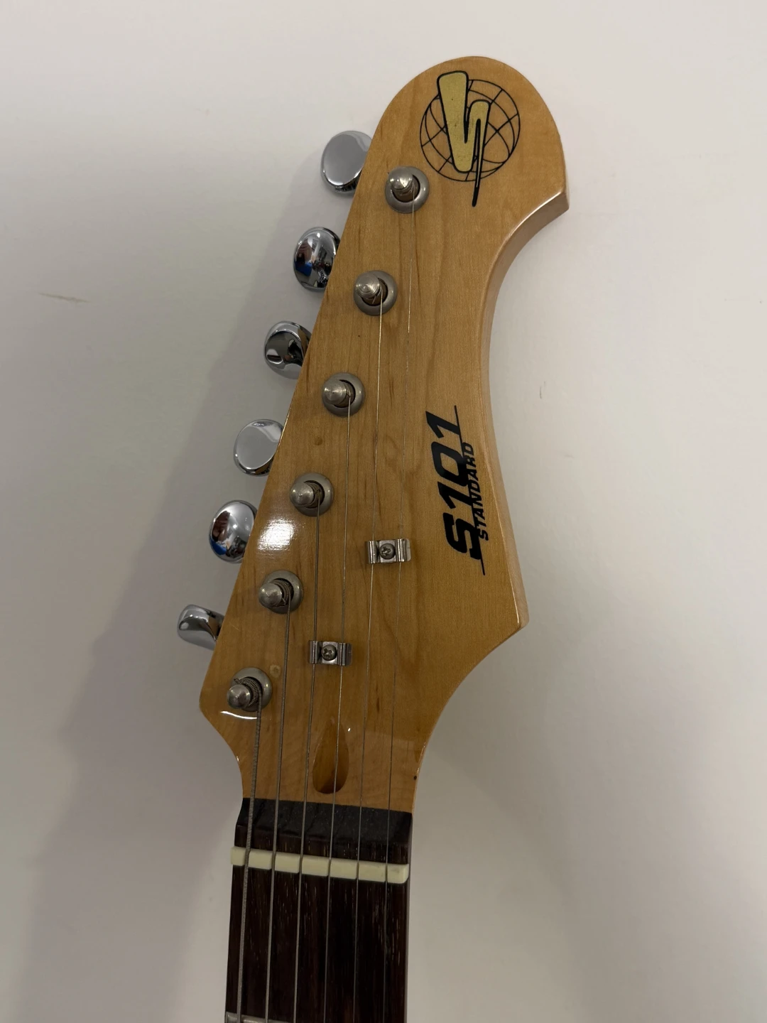 S101 Standard Red Electric Guitar - photo 4