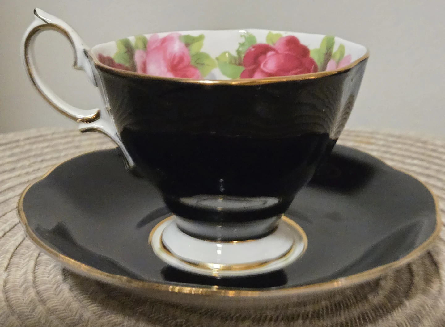 Rare Royal Albert Old English Rose Tea Cup+Saucer 1927 - photo 2