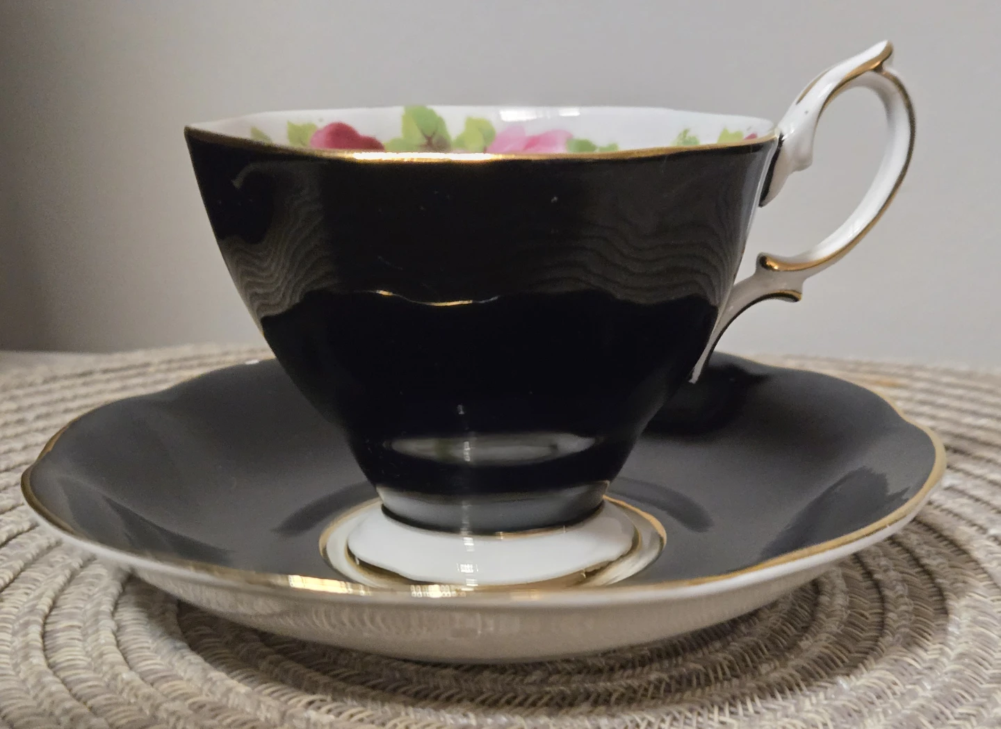 Rare Royal Albert Old English Rose Tea Cup+Saucer 1927 - photo 3