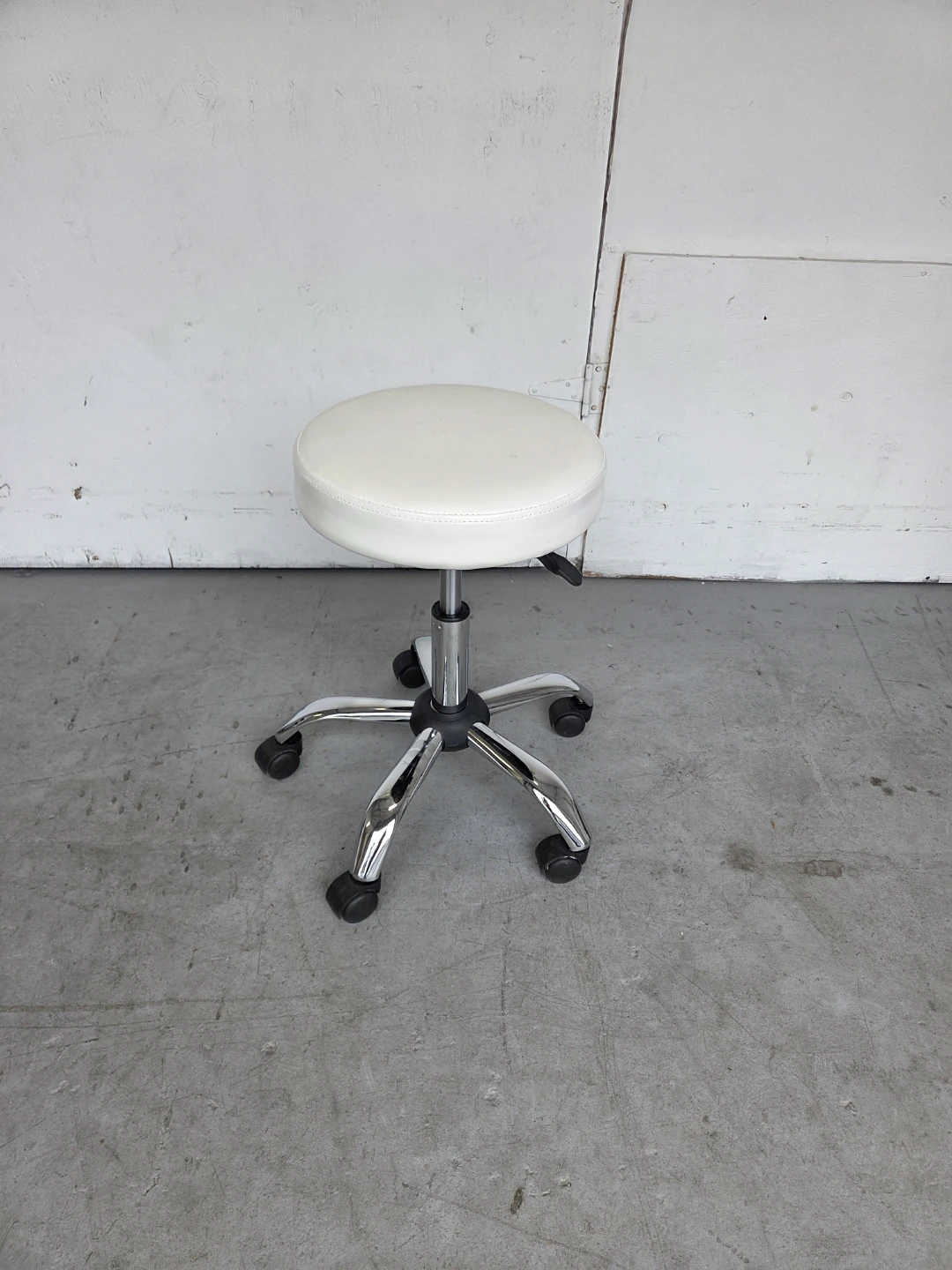 Adjustable Rolling Stool - White