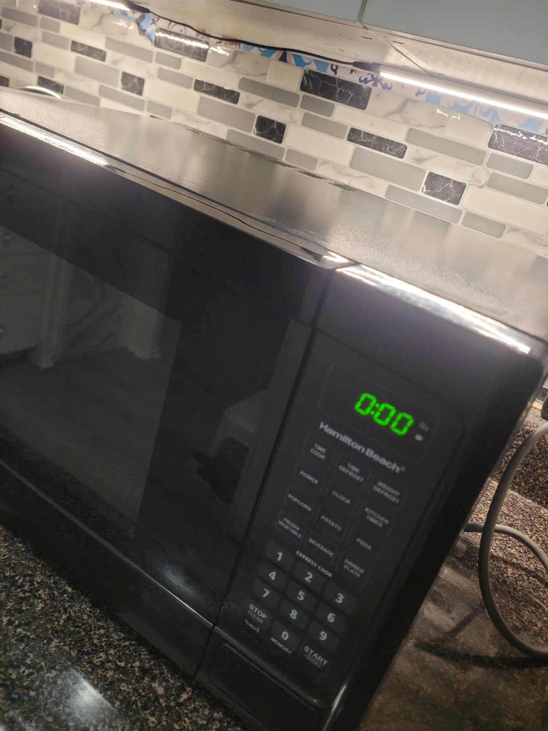 Hamilton Beach Black Microwave 1.1 cubic almost new $65 - photo 2