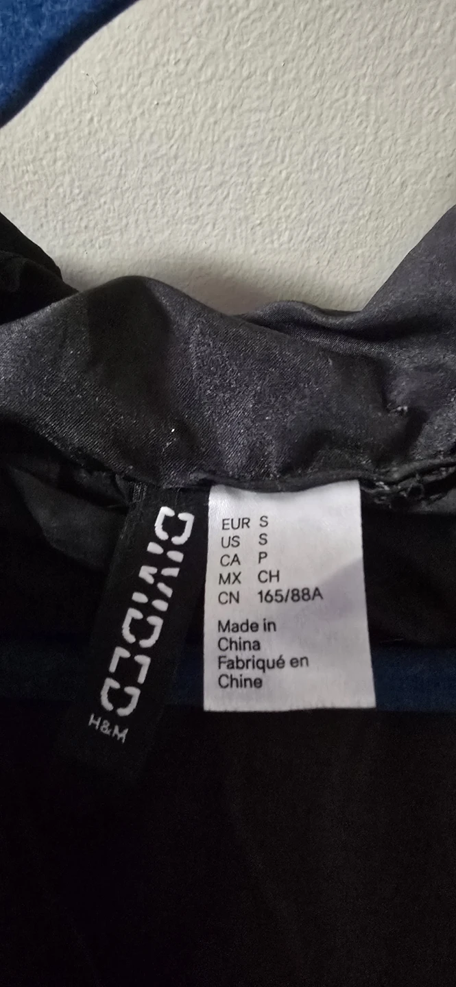 H&M Divided Black Puffer Jacket - Size S - photo 4