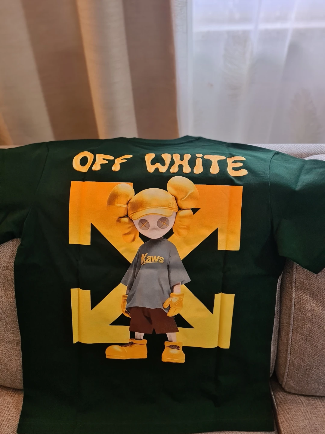 OFF WHITE x Kaws Graphic T-Shirt - Green