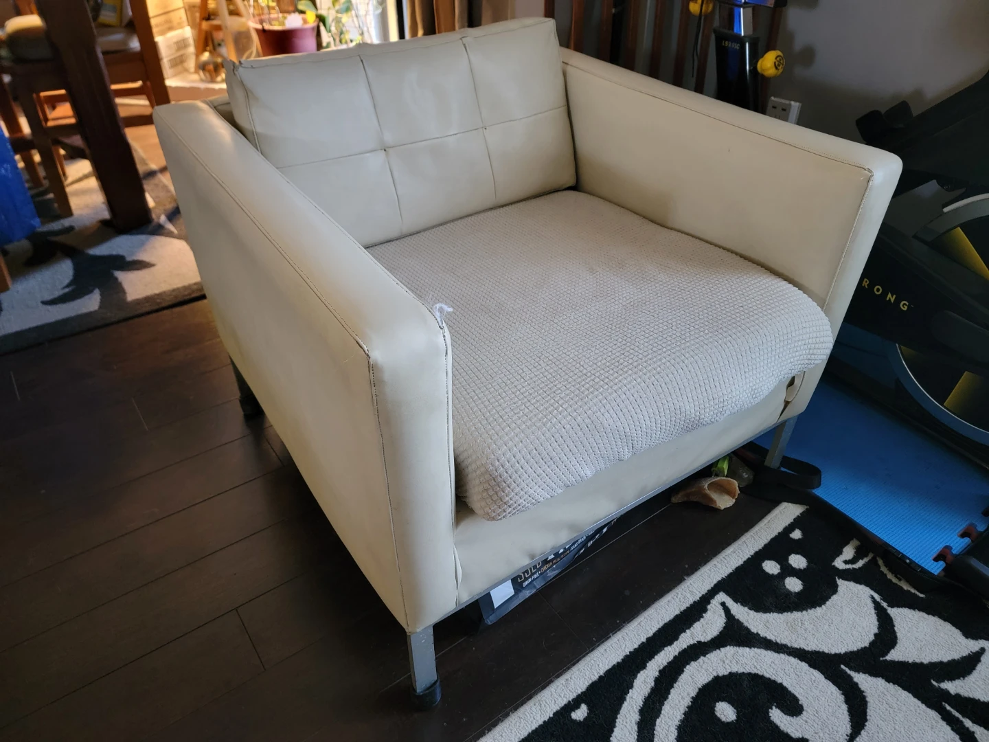 Free sofa set--must take all - photo 4