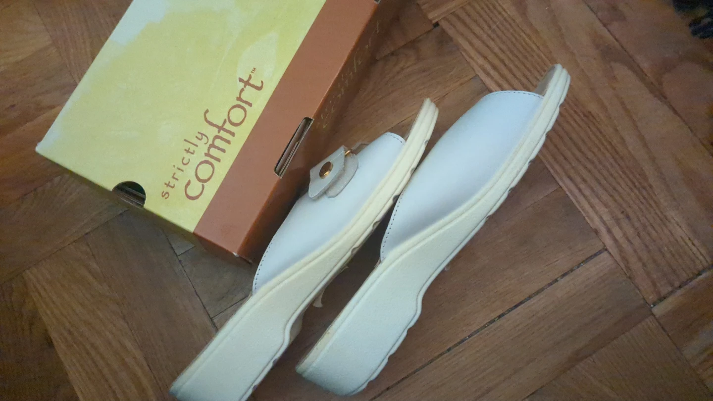 Strictly Comfort Women's White Slide Sandals - photo 3