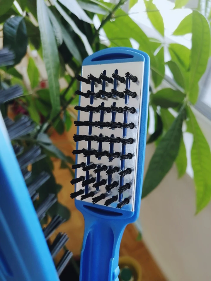 New Hair Brush + Hair Spray Set - photo 2