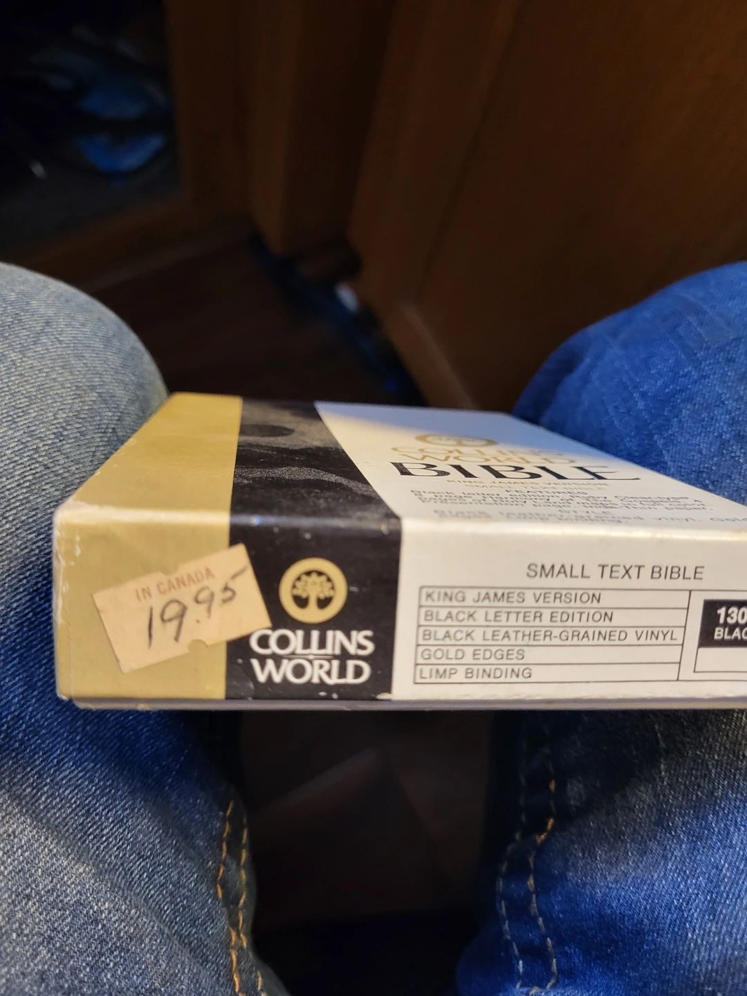 Collins World Bible - King James Version, Black Letter Edition - photo 3