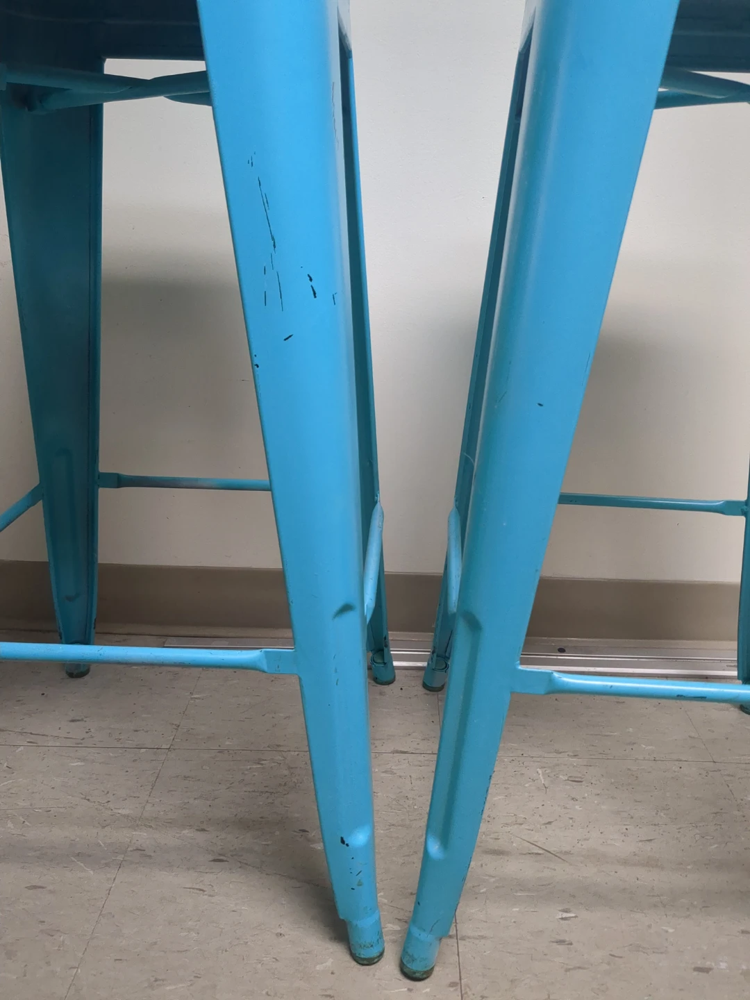 Set of 2 Blue Metal Counter Stools - photo 3