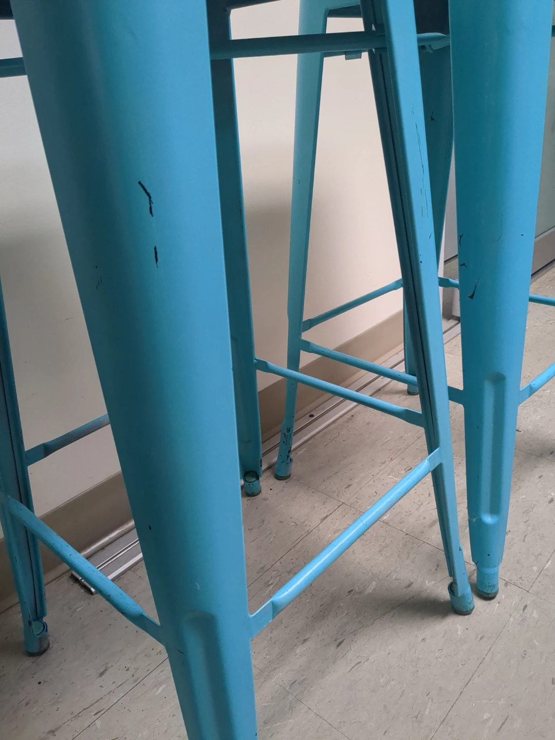 Set of 2 Blue Metal Counter Stools - photo 4