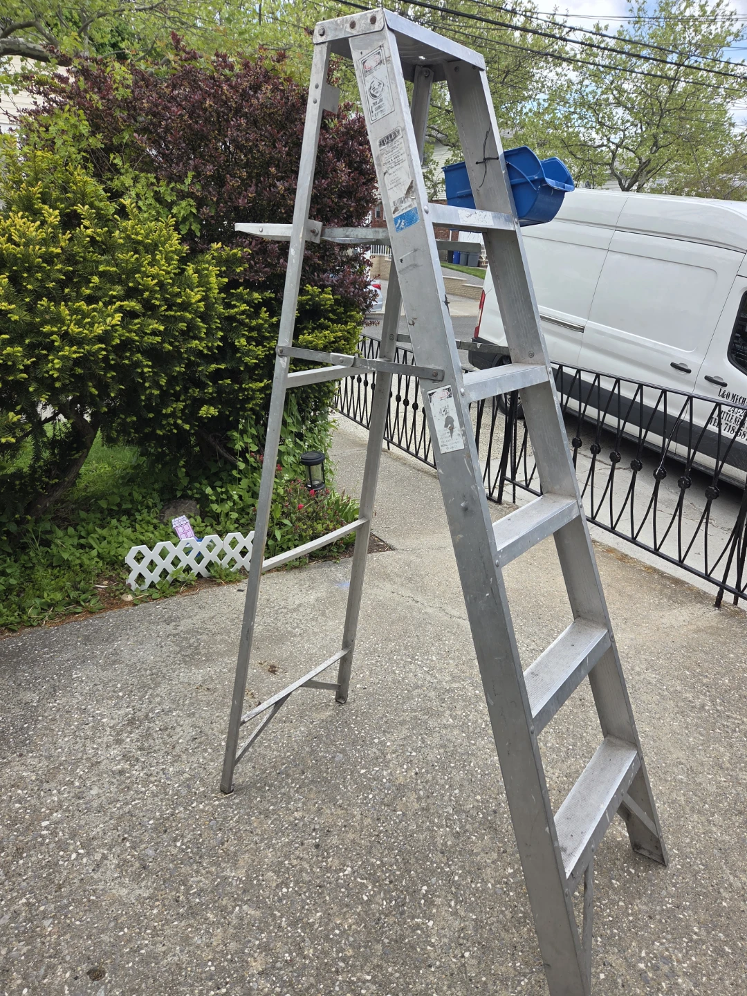 Tilley 6 ft. Aluminum Stepladder - photo 2