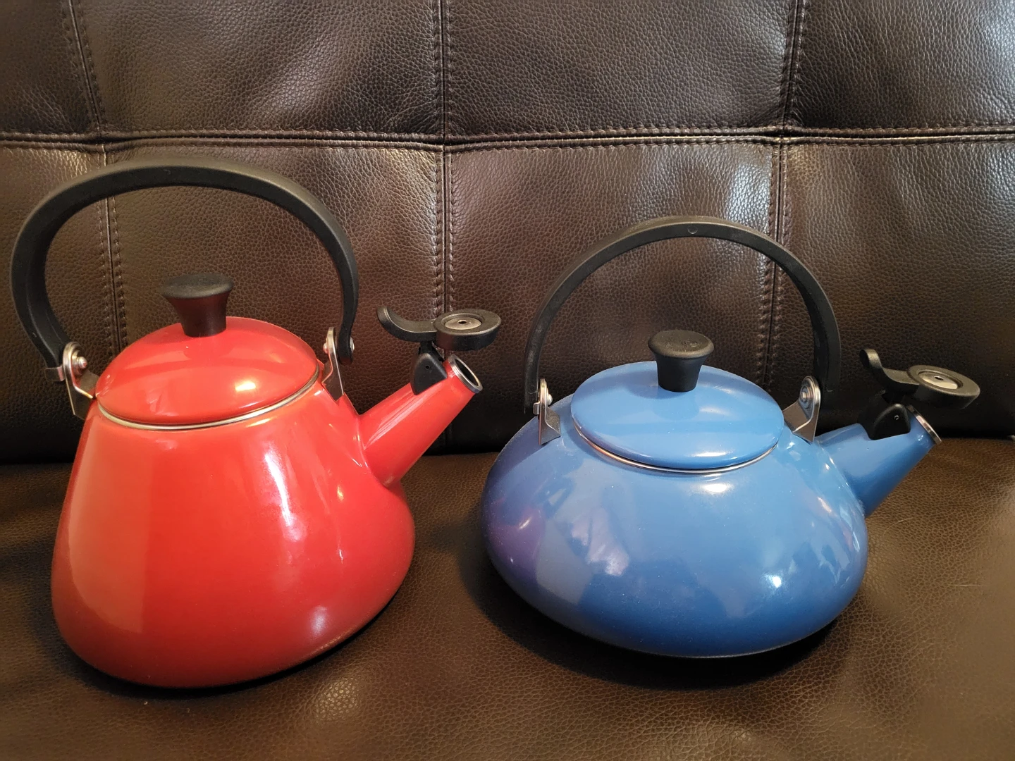 Le Creuset Whistling Kettles - Red & Blue - photo 3