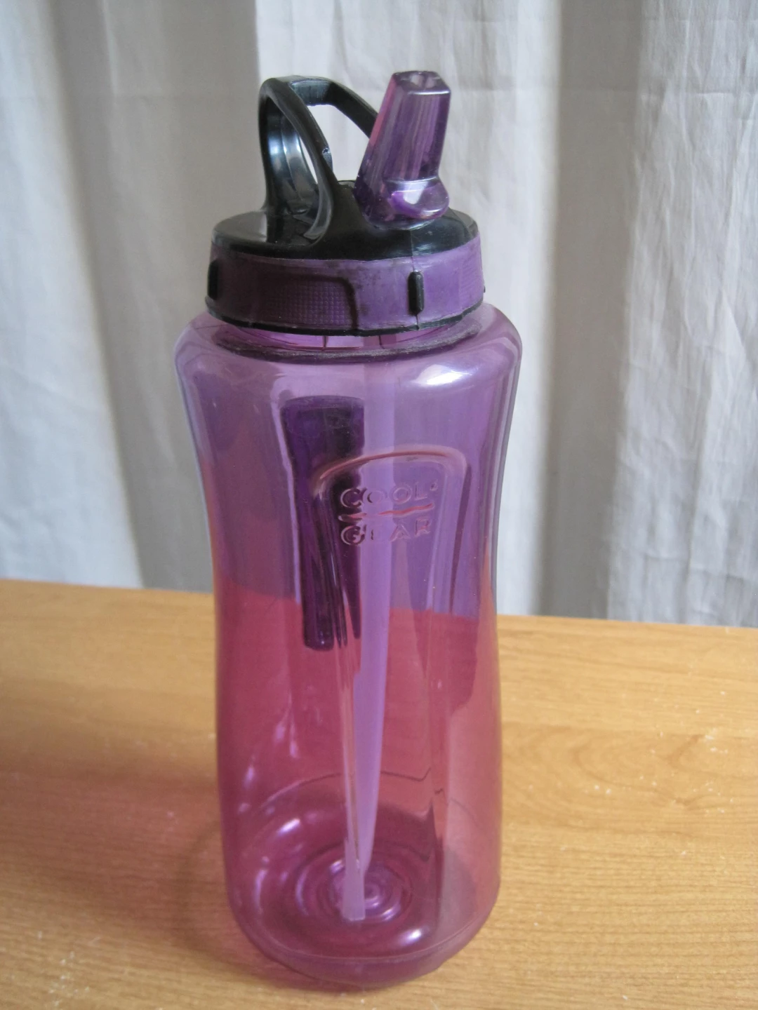 Cool Gear Purple Water Bottle with Straw. Pick up only.
