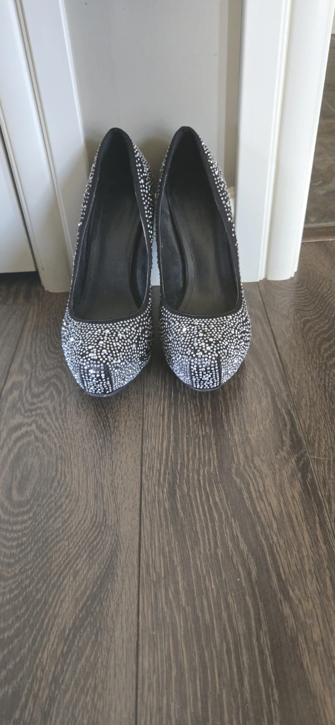 Le Chateau Heels