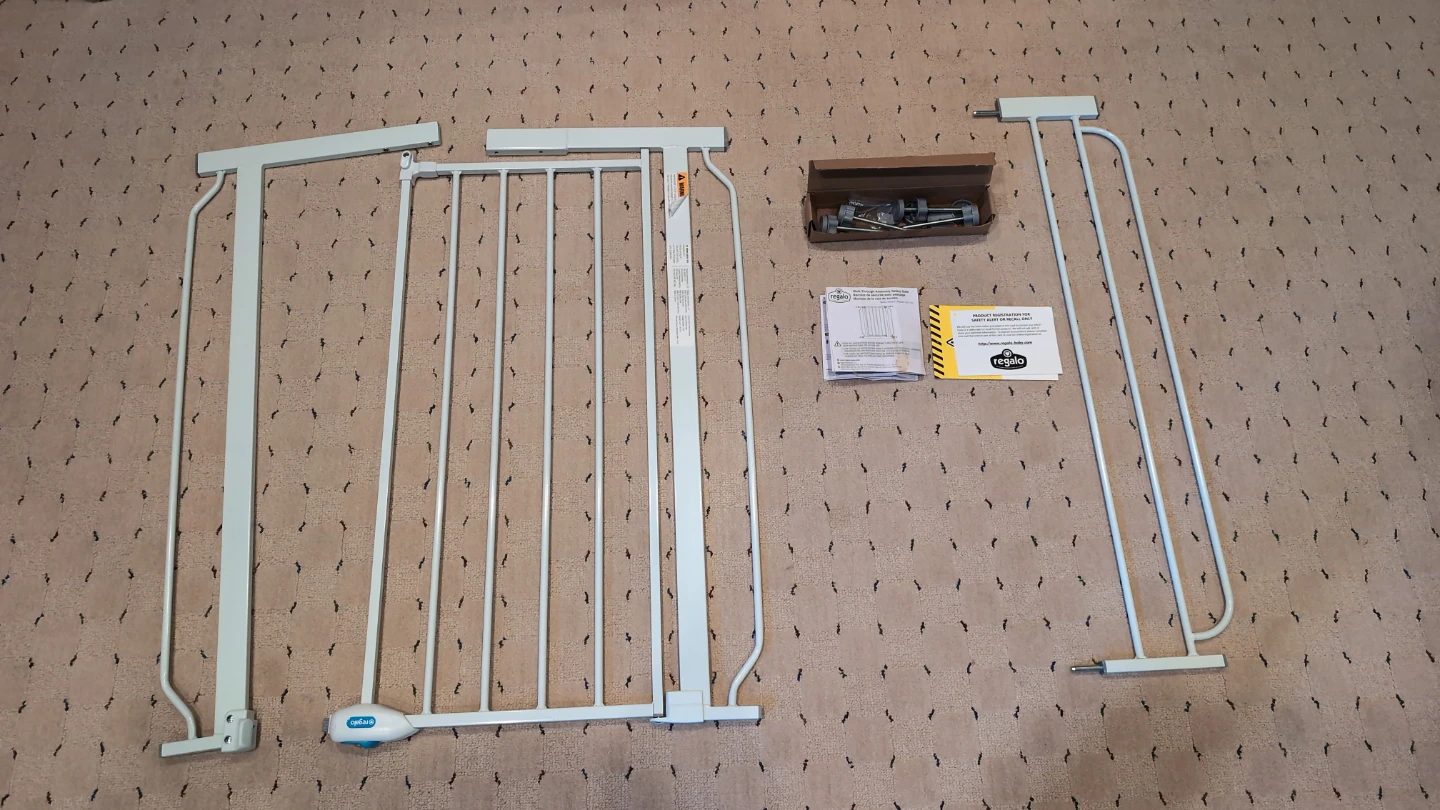 Regalo Walk-Through Assembly Safety Gate White